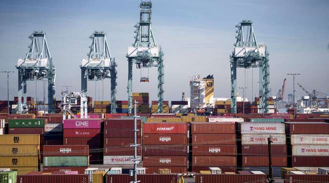 Containers at the Port of Los Angeles